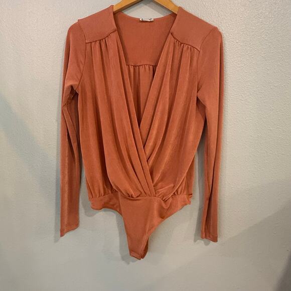 Free People Intimately Long Sleeve Turnt Bodysuit V Neck Size Med Ginger Spice - Picture 2 of 5